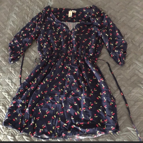 Dress - Picture 1 of 2